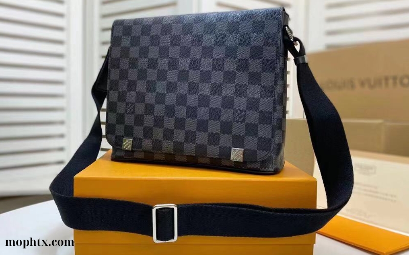 Túi đeo chéo nam Louis Vuitton (1)