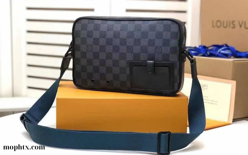 Túi đeo chéo nam Louis Vuitton (2)